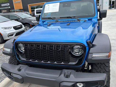 Used 2024 Jeep Wrangler Sport AWD/4WD image 8