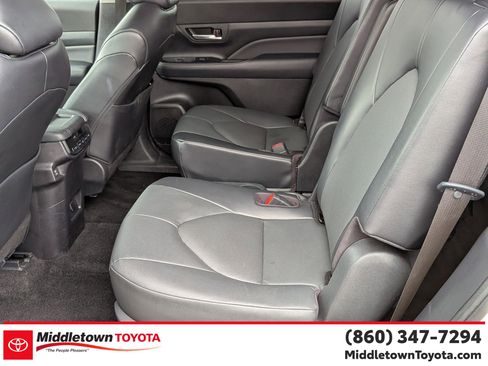 Certified 2024 Toyota Grand Highlander AWD image 33