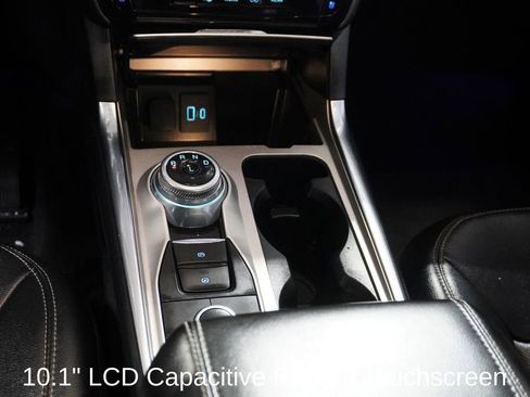 Used 2022 Ford Explorer Limited image 16