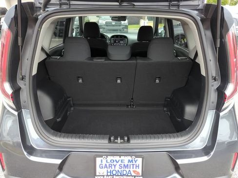 Used 2024 Kia Soul LX w/ Option Group 015 FWD image 28