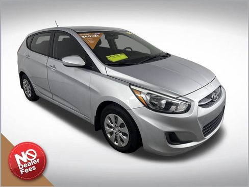 Used 2016 Hyundai Accent SE image 1