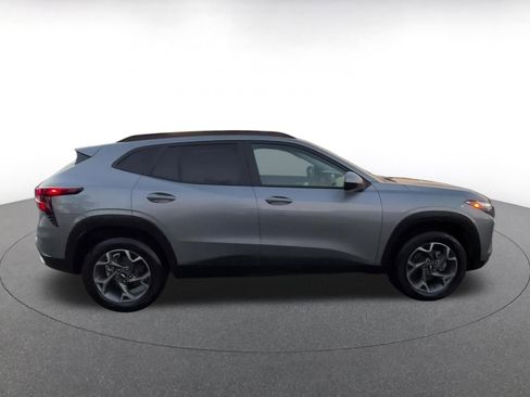 Used 2025 Chevrolet Trax LT image 16