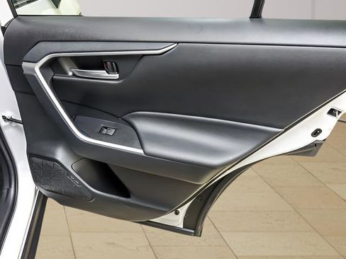 Certified 2025 Toyota RAV4 XLE image 21