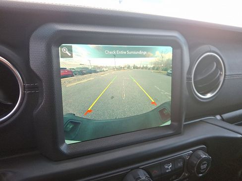 Used 2022 Jeep Gladiator Overland w/ Popular Equipment Package image 19