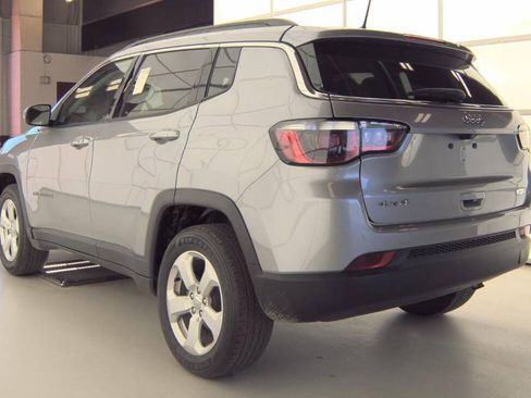Used 2018 Jeep Compass Latitude w/ Popular Equipment Group AWD/4WD image 9