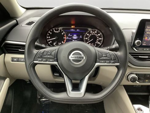 Certified 2022 Nissan Altima 2.5 SV image 19