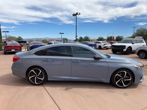 Used 2021 Honda Accord Sport image 9