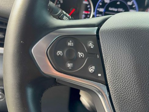 Used 2023 Chevrolet Traverse Premier FWD image 16