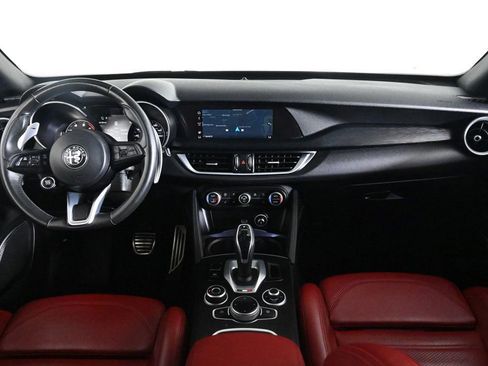 Used 2022 Alfa Romeo Stelvio Sprint image 9