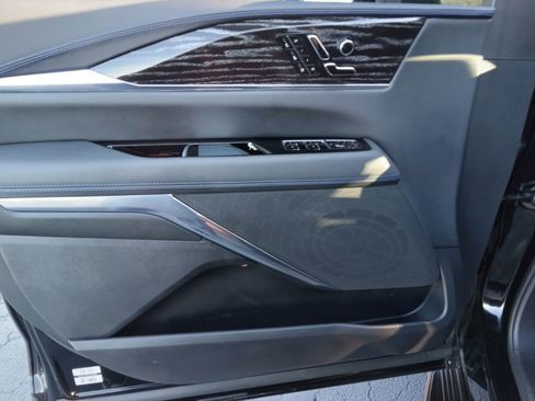 Used 2025 Cadillac Escalade IQ Sport 1 w/ LPO, Etrunk Organizer Package image 10