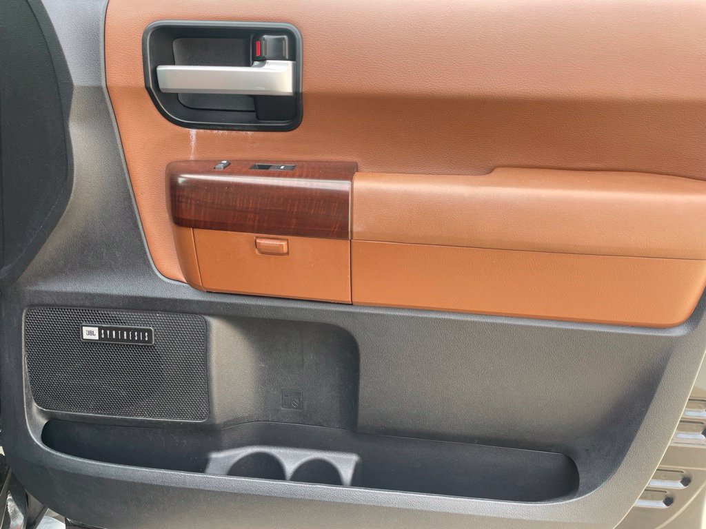 Used 2017 Toyota Sequoia Platinum RWD image 29