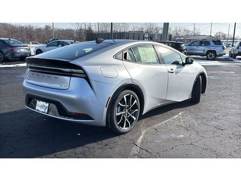 New 2026 Toyota Prius Plug-In Hybrid FWD image 8