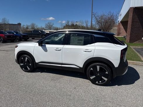 New 2026 Nissan Kicks SR w/ SR Premium Package AWD/4WD image 37