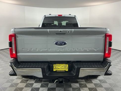 Certified 2025 Ford F450 Lariat w/ FX4 Off-Road Package image 5