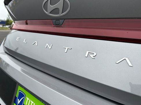 Used 2025 Hyundai Elantra Sport FWD image 34