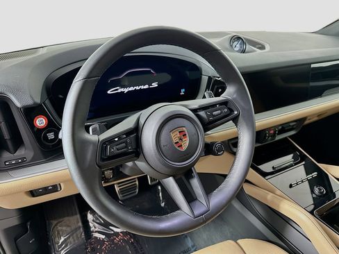 Certified 2025 Porsche Cayenne S AWD/4WD image 12