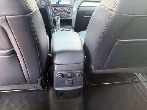 Used 2017 Ford Explorer XLT w/ Equipment Group 202A AWD/4WD image 23