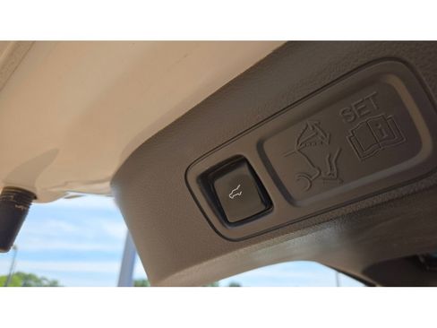 Used 2018 Ford Expedition Limited RWD image 13