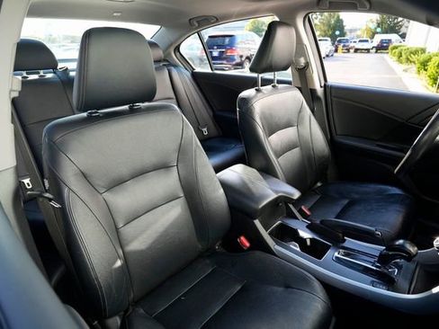 Used 2015 Honda Accord Touring image 24