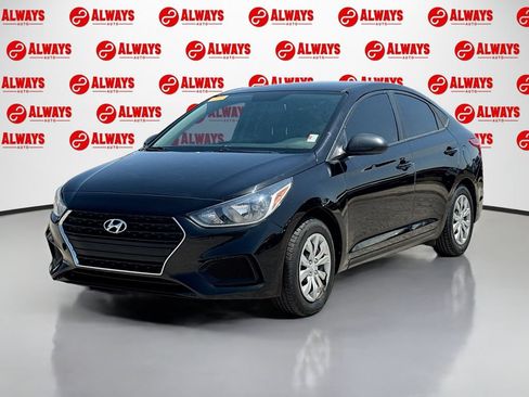 Used 2022 Hyundai Accent SE FWD image 1