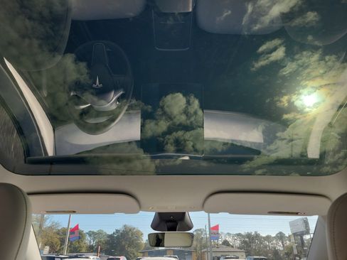 Used 2023 Tesla Model Y Long Range image 20