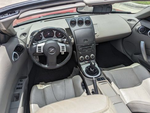 Used 2007 Nissan 350Z Touring image 15