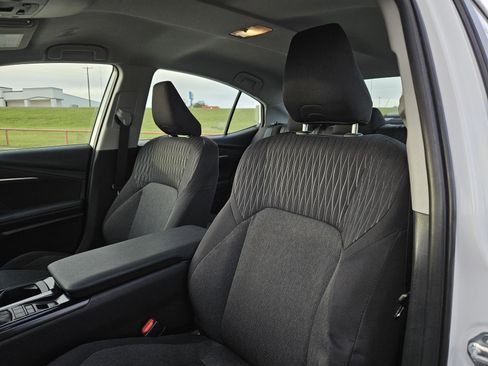 Used 2025 Toyota Camry LE image 12