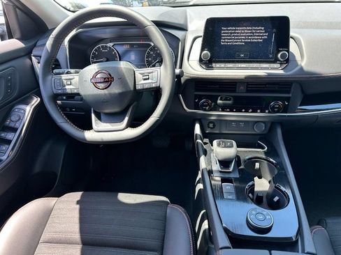 Used 2026 Nissan Rogue SV AWD/4WD image 5