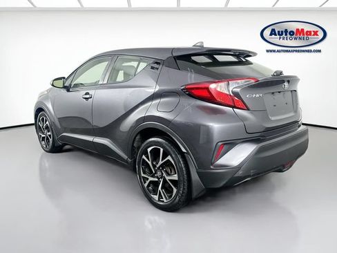 Used 2018 Toyota C-HR XLE FWD image 2