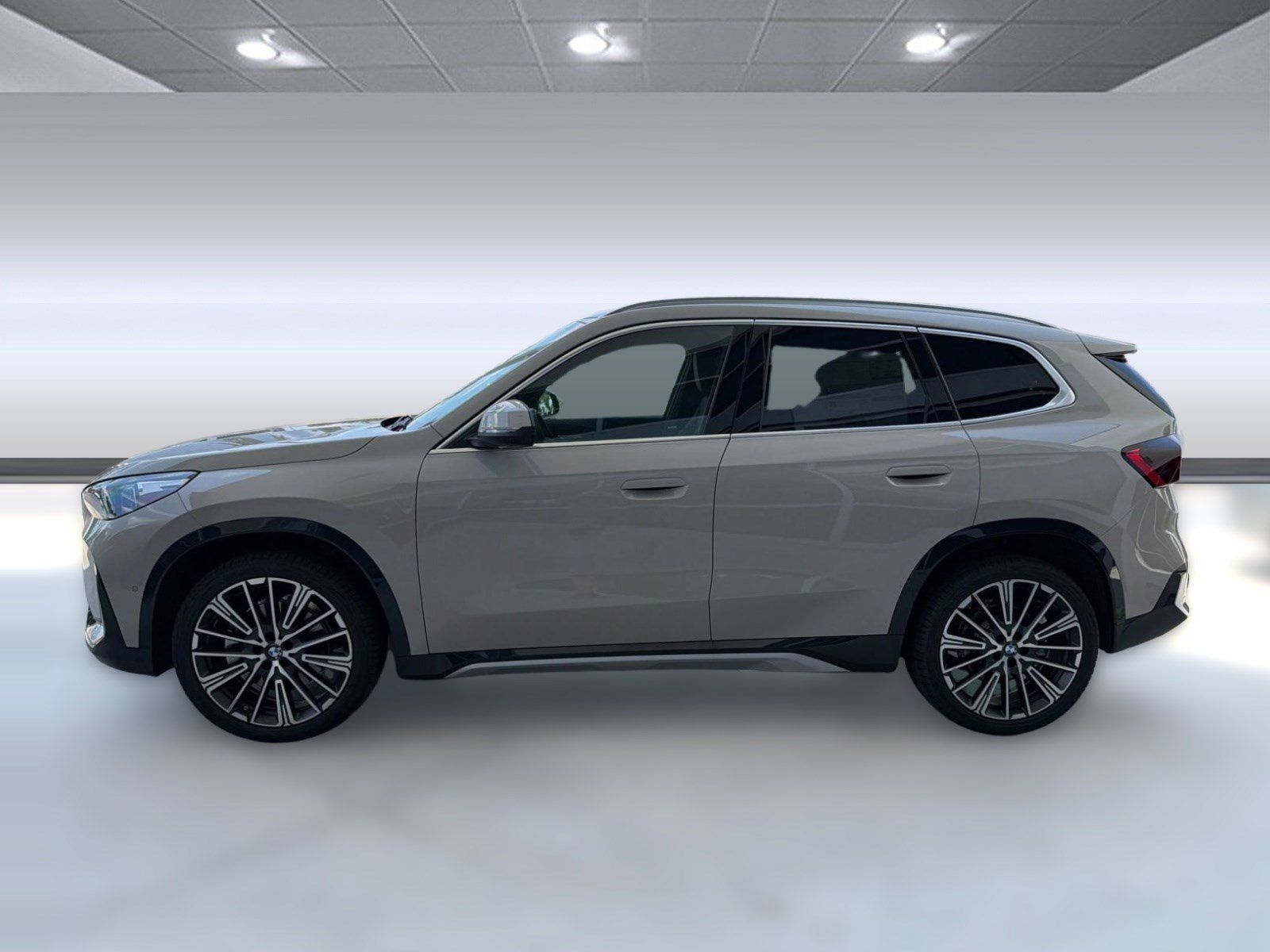 Used 2026 BMW X1 xDrive28i w/ Technology Package AWD/4WD image 2