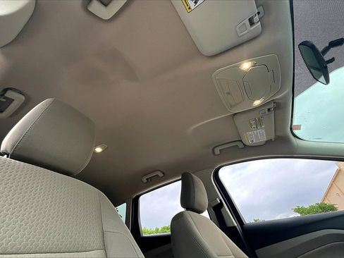 Used 2019 Ford Escape SE image 22