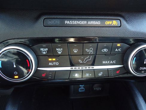 Used 2022 Ford Escape SEL image 19