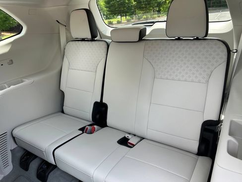 New 2026 GMC Acadia Denali w/ Super Cruise Package FWD image 41