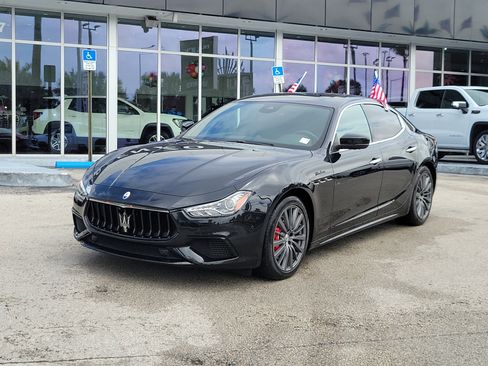 Used 2022 Maserati Ghibli Modena image 1