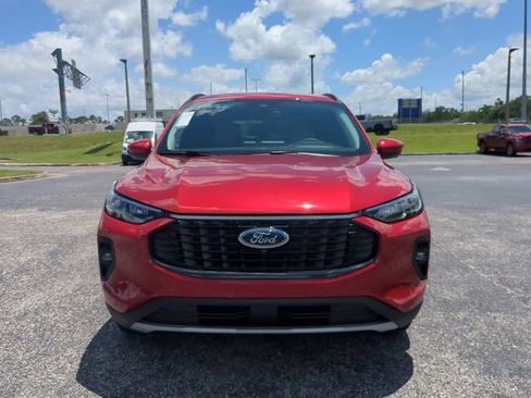 Used 2025 Ford Escape SE w/ PHEV Premium Package image 3