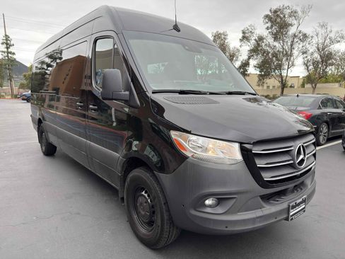 Used 2023 Mercedes-Benz Sprinter 2500 image 6