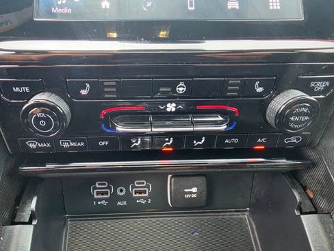 Used 2024 Jeep Grand Cherokee Altitude AWD/4WD image 19