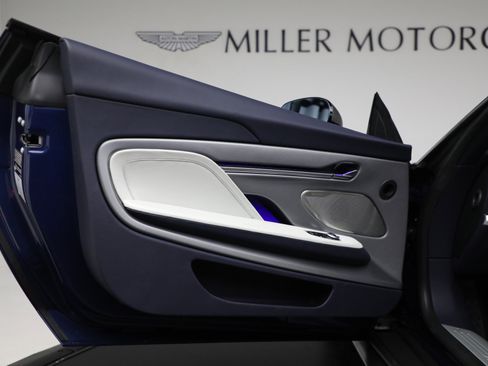 New 2025 Aston Martin Vanquish image 13