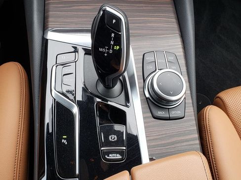 Used 2022 BMW 530i xDrive w/ Convenience Package image 31