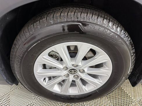 Used 2025 Toyota Grand Highlander XLE image 12