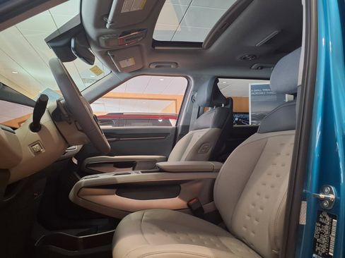 New 2026 Kia EV9 Wind image 6