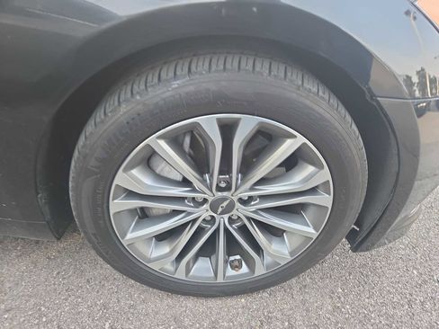 Used 2015 Hyundai Genesis 3.8 w/ Option Group 04 image 2