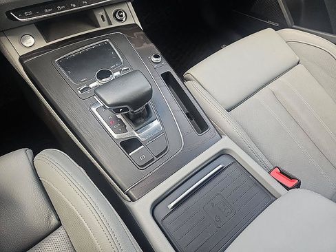 Used 2020 Audi Q5 Prestige AWD/4WD image 24