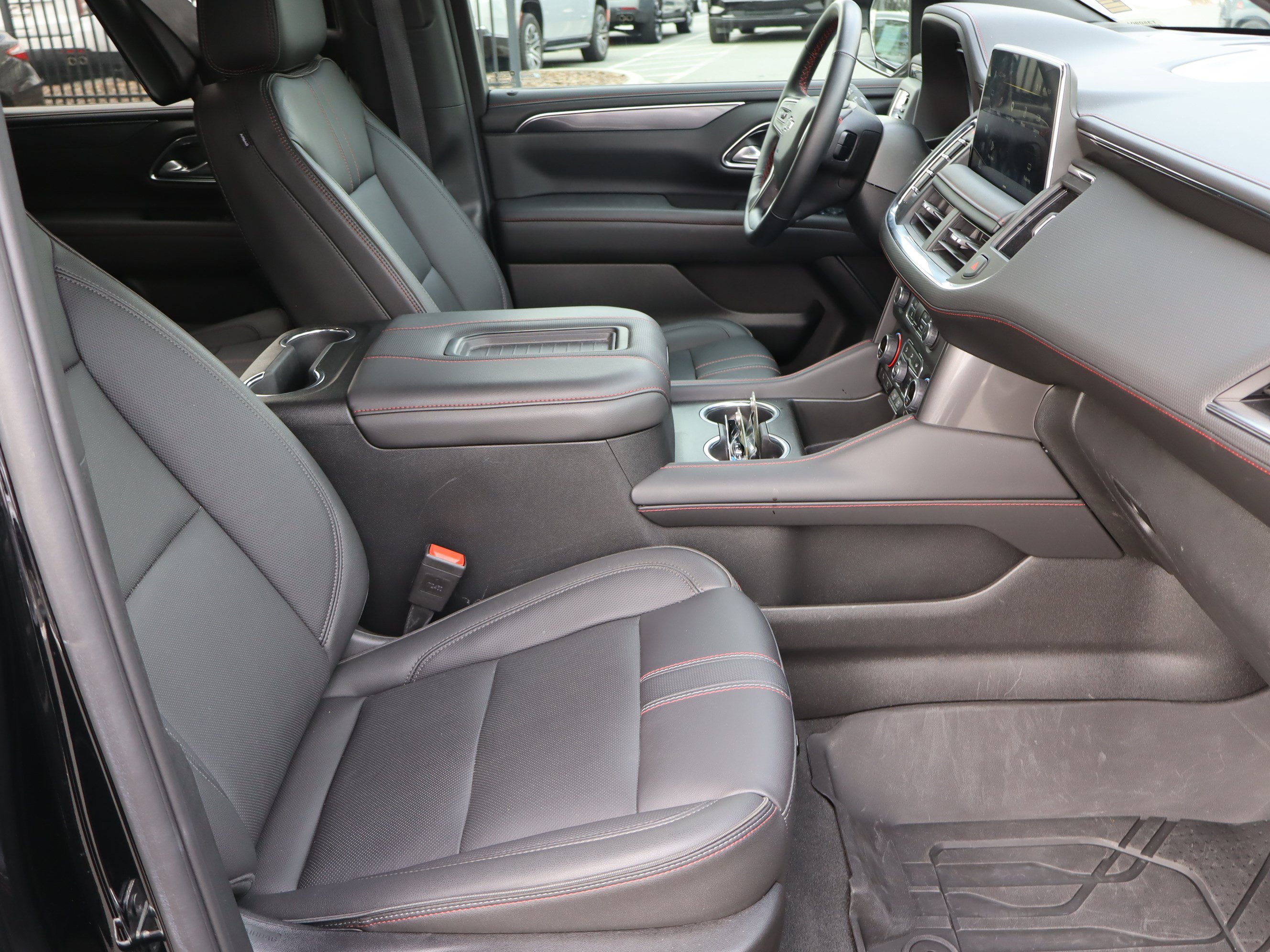 Used 2024 Chevrolet Suburban RST w/ Luxury Package AWD/4WD image 40