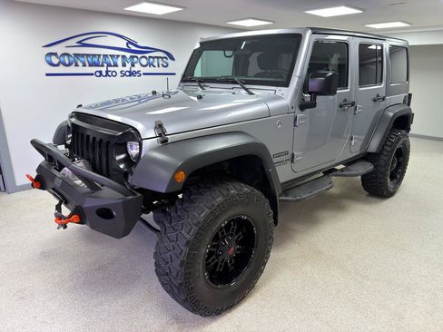 Used 2017 Jeep Wrangler Unlimited Sport w/ Max Tow Package AWD/4WD image 2