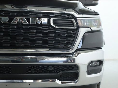 Used 2025 RAM 1500 Big Horn AWD/4WD image 7