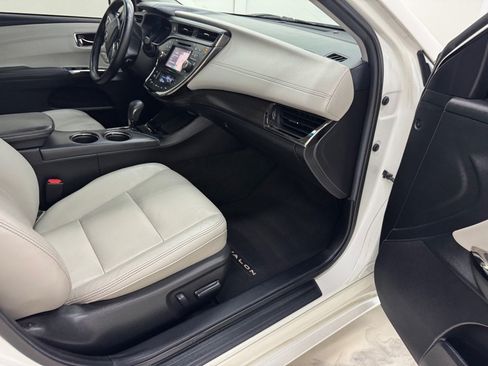Used 2016 Toyota Avalon XLE Premium FWD image 14