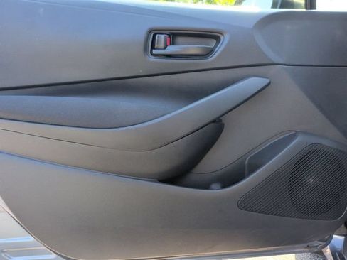 Used 2025 Toyota Corolla LE FWD image 10