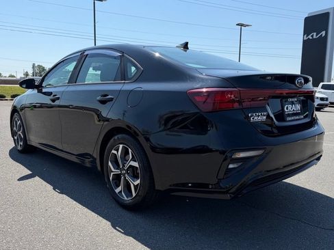 Used 2019 Kia Forte LXS FWD image 5