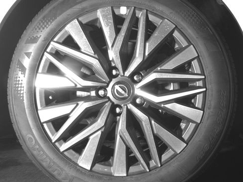 Used 2025 Nissan Altima 2.5 SV FWD image 13